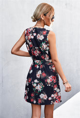 Robe sans manches à ceinture et détails zippés imprimés